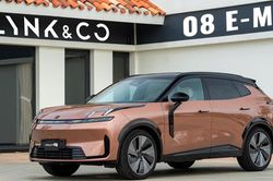 Những mẫu xe chạy hàng trăm cây số không tốn một giọt xăng