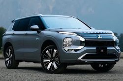 Mitsubishi Outlander PHEV 2026 có thể chạy thuần điện 72km