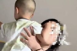 Mẹ 41 tuổi và con gái ruột 23 tuổi cùng sinh con, câu chuyện phía sau khiến nhiều người bất ngờ