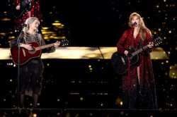 Taylor Swift dành lời khen tuyệt đối cho album của một nữ ca sĩ