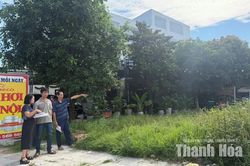 Có sổ đỏ, có giấy phép xây dựng nhưng chưa thể xây nhà!