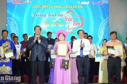 “Tiếng hát từ trái tim” chạm đến trái tim