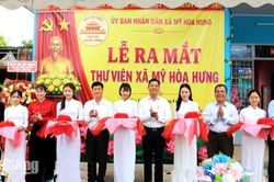 Ra mắt Thư viện xã Mỹ Hòa Hưng với gần 2.500 đầu sách