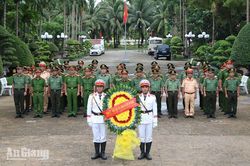 Công an tỉnh An Giang dâng hương tại Khu di tích Ban An ninh Khu IX