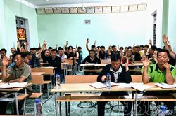 Lắng nghe tiếng n&oacute;i Nh&acirc;n d&acirc;n