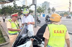 Kỷ niệm 81 năm Ngày truyền thống lực lượng Công an nhân dân (19-8-1945 - 19-8-2026) và 21 năm Ngày hội Toàn dân bảo vệ an ninh Tổ quốc: Bảo đảm trật tự, an toàn giao thông trong tình hình mới