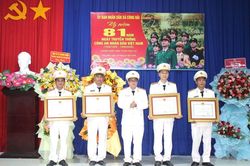 X&atilde; C&ocirc;ng Hải kỷ niệm 81 năm Ng&agrave;y truyền thống C&ocirc;ng an nh&acirc;n d&acirc;n Việt Nam