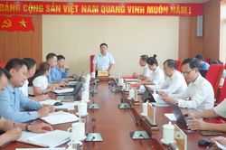 Tổ giám sát số 01 của UBKT Tỉnh ủy làm việc tại xã Khánh Yên