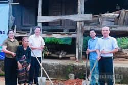 Để đồng bào dân tộc thiểu số an cư