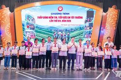 Thắp s&aacute;ng niềm tin, tiếp sức em tới trường