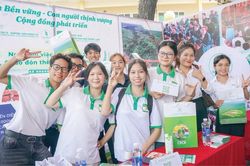 Cơ hội việc làm phong phú, nhiều ngành vẫn 'khó' người học