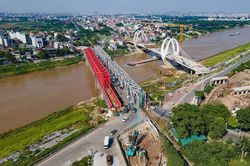 Cầu Đuống vào chặng nước rút, vẫn 'khát' mặt bằng