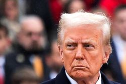 Tỷ lệ ủng hộ Tổng thống Trump giảm xuống mức thấp nhất trong hai nhiệm kỳ