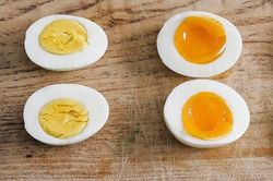 Trứng lòng đào có bổ hơn trứng chín? Chuyên gia chỉ ra sai lầm nhiều người mắc