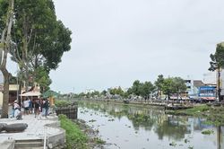 Thách nhau bơi qua sông, một thanh niên ở Cần Thơ mất tích