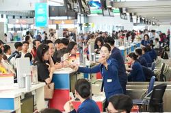Gi&aacute; v&eacute; m&aacute;y bay c&oacute; dấu hiệu 'hạ nhiệt'
