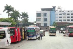 Y&ecirc;u cầu bảo đảm vận tải h&agrave;nh kh&aacute;ch th&ocirc;ng suốt dịp Quốc kh&aacute;nh