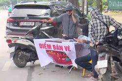 V&eacute; chợ đen trận Việt Nam - Malaysia ế kh&aacute;ch