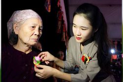 Truyện ngắn “bông hồng cài áo”