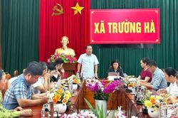 Liên minh Hợp tác xã tỉnh làm việc với xã Trường Hà về phát triển kinh tế tập thể