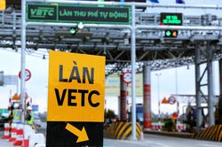 Chủ xe ít đi cao tốc có phải trả phí quản lý tài khoản giao thông quanh năm?