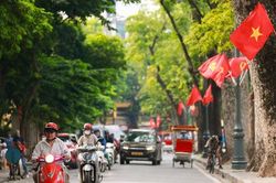 Phố phường Thủ đô rợp bóng cờ hoa, hướng về Đại lễ Quốc khánh 2/9