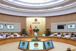Thủ tướng L&ecirc; Minh Hưng y&ecirc;u cầu r&agrave; so&aacute;t kỹ 12 dự &aacute;n luật, nghị quyết tr&igrave;nh Quốc hội
