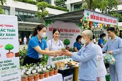 'Đổi rác lấy quà' - chương trình sáng tạo trong bảo vệ môi trường tại bệnh viện