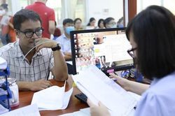 Bố tr&iacute; c&ocirc;ng t&aacute;c với vi&ecirc;n chức sau miễn nhiệm