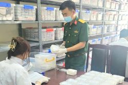 Huế b&agrave;n giao 3.908 mẫu h&agrave;i cốt liệt sĩ phục vụ gi&aacute;m định ADN