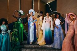 111 thí sinh Miss World 2026 kể câu chuyện về văn hóa Việt Nam qua thời trang