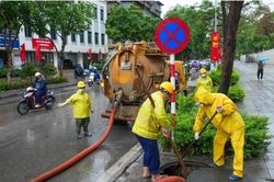 H&agrave; Nội y&ecirc;u cầu xử l&yacute; nhanh, hạn chế thấp nhất c&aacute;c điểm &uacute;ng ngập khi xảy ra mưa lớn