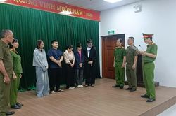 Đóng vai bác sỹ, chăm sóc và…dọa nạt người bệnh để chiếm đoạt hàng tỷ đồng