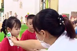 Hà Nội khám sức khỏe miễn phí cho học sinh trước ngày khai giảng