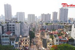 Ng&otilde; 381 Nguyễn Khang sau 1 th&aacute;ng giải ph&oacute;ng mặt bằng: H&agrave;ng loạt nh&agrave; đ&atilde; th&aacute;o dỡ