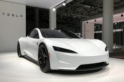 Tesla Roadster thế hệ mới sẽ được trang bị động cơ tên lửa SpaceX?