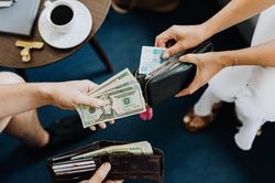 Học cách nhìn tiền qua 3 cuốn sách kinh điển