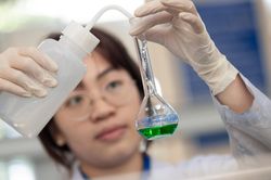 Cấp học bổng toàn phần cho 1.500 người học công nghệ chiến lược