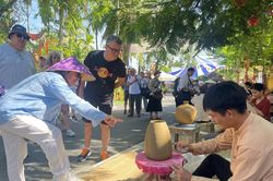 Làng gốm Thanh Hà rộn ràng chuẩn bị lễ hội giỗ Tổ nghề