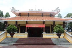 Về c&ugrave; lao &Ocirc;ng Hổ, thăm qu&ecirc; hương B&aacute;c T&ocirc;n