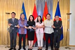 T&iacute;ch cực quảng b&aacute; về ASEAN v&agrave; c&aacute;c ưu ti&ecirc;n của ASEAN tại Thụy Sĩ