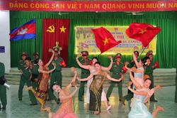 Vũ điệu thắm tình hữu nghị Việt Nam-Lào-Campuchia
