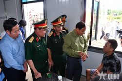 Lai Châu: Thắm tình quân dân nơi vùng lũ