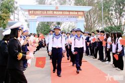 Chiến sĩ cũ với chiến sĩ mới - Khi hai là một