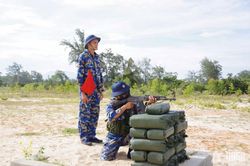 Trung t&acirc;m Huấn luyện V&ugrave;ng 4 Hải qu&acirc;n kiểm tra bắn đạn thật