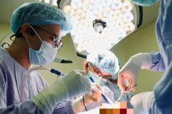 Tình cờ khám khớp gối, phát hiện u xương chày khổng lồ