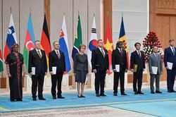 Đại sứ Nguyễn Thành Lê trình Quốc thư lên Tổng thống Kazakhstan Kassym-Jomart Tokayev