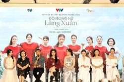 'Đội b&oacute;ng nữ l&agrave;ng Xu&acirc;n': S&acirc;n cỏ mở lối cho những cuộc đời đổi thay