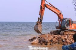 Lo 'mất bãi tắm' nổi tiếng Thanh Hóa khi xây bờ kè trăm tỷ