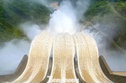 Nhiều hồ thủy điện ở Nghệ An xả nước trước dự báo mưa lớn
